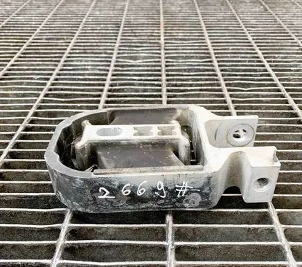 Volvo V40 Gearbox mount 31359652
