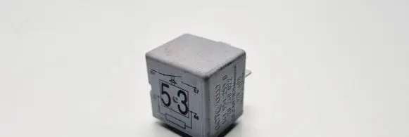 Skoda Octavia Mk1 (1U) Other relay 141951253B