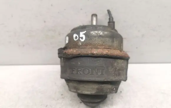Volvo V70 Engine mount bracket 30680751