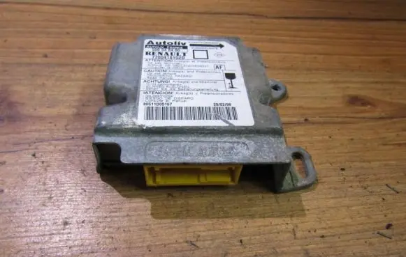Renault Megane I Airbag control unit/module 7700418152d 550548400