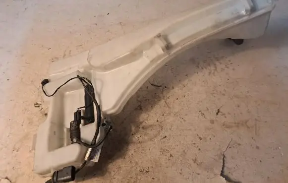 BMW X6 M Windshield washer fluid reservoir/tank 7161476