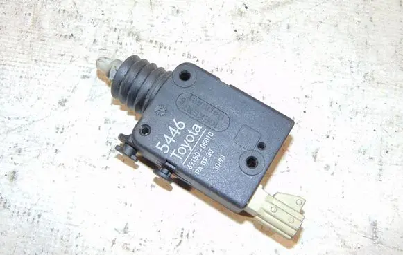 Toyota Avensis T220 Tailgate boot lock/latch motor 6915005010