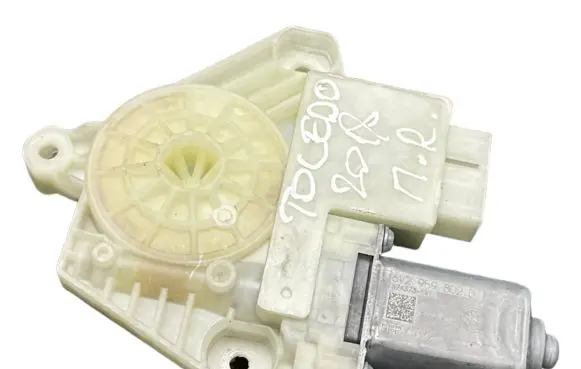 Seat Toledo IV (NH) Front door window regulator motor 6V2959802B