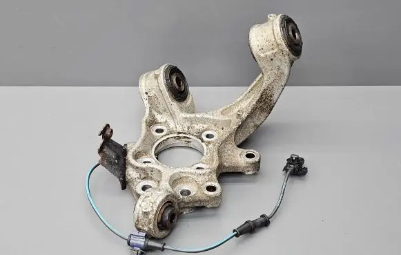 Honda CR-V Rear wheel hub spindle/knuckle SWAL