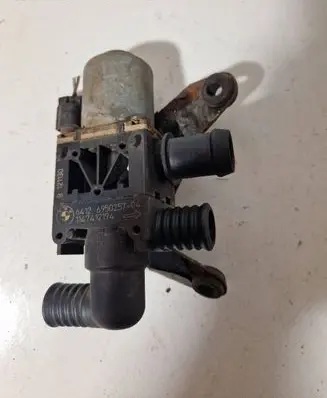 BMW X5 F15 Coolant heater control valve 6950257 1147412194