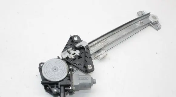 Honda CR-V Rear window lifting mechanism without motor