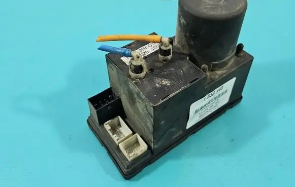 Audi A3 S3 8L Central locking vacuum pump 8L0862257E IMPRK1533440