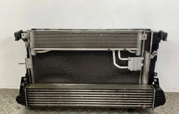 Jeep Cherokee Radiator set 2671870113K 52014780AB