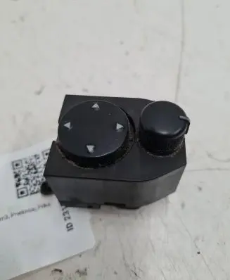 Audi A4 S4 B5 8D Wing mirror switch 8D0959565A