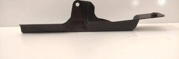 Audi Q7 4L Fender mounting bracket 4L0805697