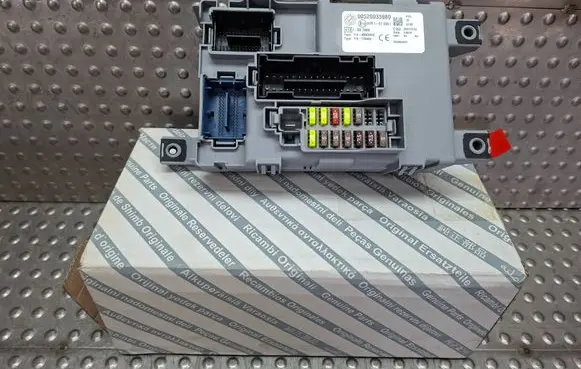 Fiat Punto Evo Fuse box set S26340072 00520035980