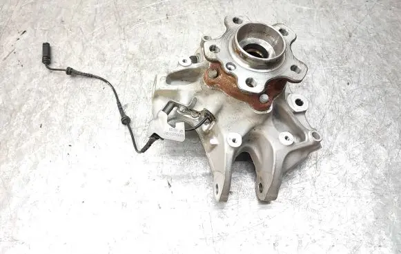 BMW i4 Rear wheel hub spindle/knuckle 6893273 6899175 14603610