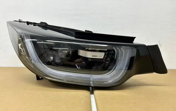 BMW i3 Headlight/headlamp 9853414