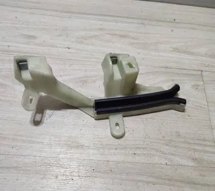 Opel Corsa F Front door windshield rail 9823206080