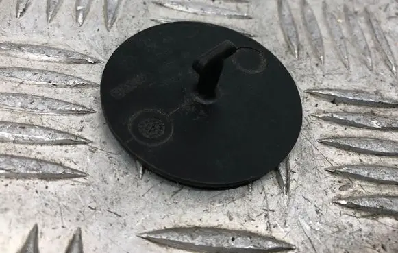 BMW 5 E60 E61 Floor mat clip fixing clamp 10648010 7128140