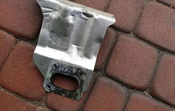Opel Astra K Heat shield in engine bay 12673926