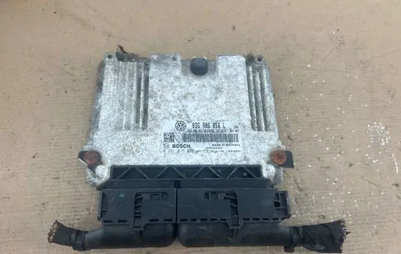 Volkswagen Golf V Engine control unit/module 03G906056L 1039S24344 0281015023