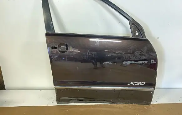 Suzuki Grand Vitara II Front door