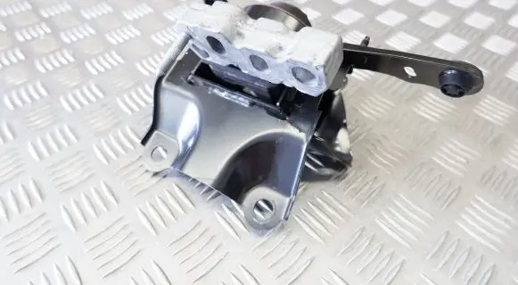 Toyota Yaris Cross Engine mount bracket 12372K0060
