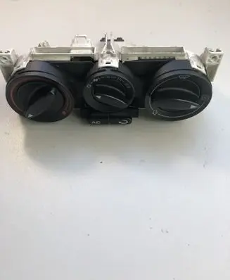 Volkswagen PASSAT B5.5 Climate control unit 1M0820045A