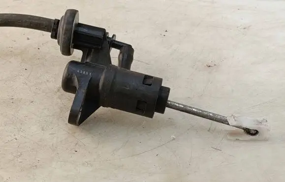 Audi A4 S4 B7 8E 8H Clutch master cylinder 8E1721401AJ