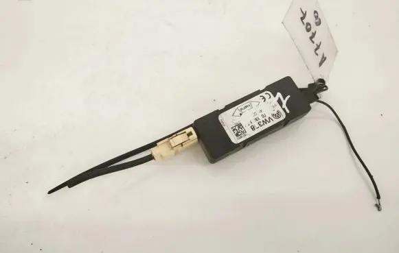 Volkswagen Touran I Antenna control unit 1T0035577