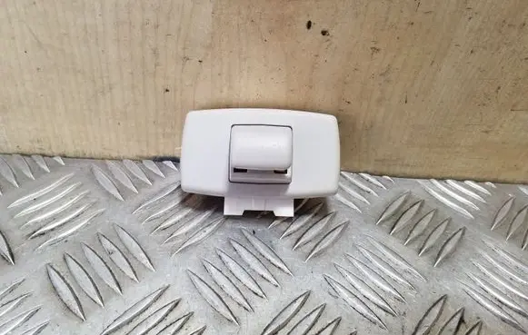 Sun visor clip/hook/bracket