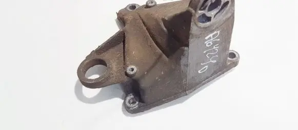 Audi A4 S4 B5 8D Engine mounting bracket 8d0399114l