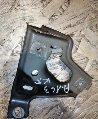 Opel Astra J Fender mounting bracket 13276370 027A