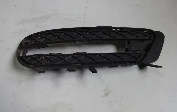 Mercedes-Benz E W212 Front bumper lower grill