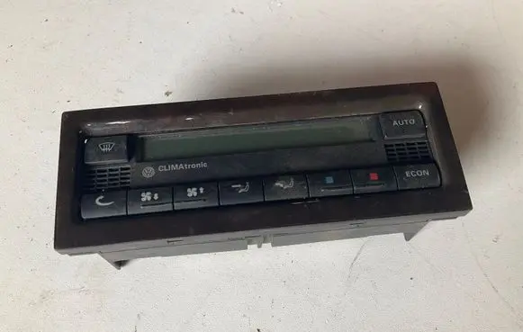 Volkswagen PASSAT B5.5 Climate control unit
