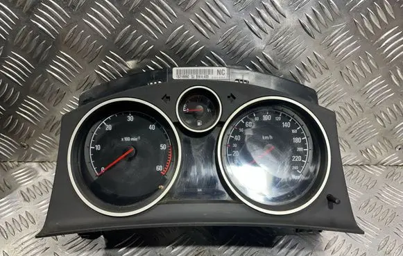 Speedometer (instrument cluster)