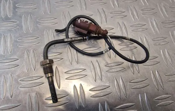 Skoda Octavia Mk2 (1Z) Exhaust gas temperature sensor 03G906088K