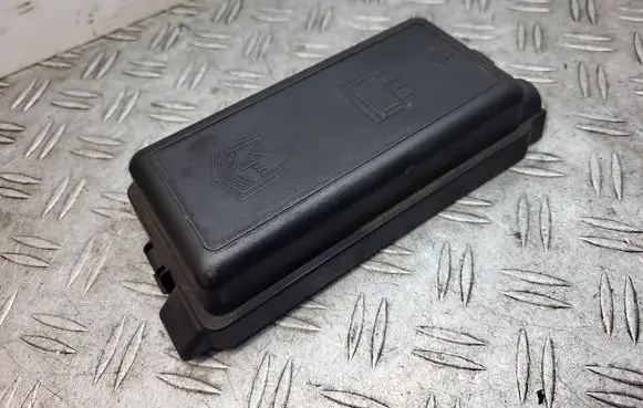 Mini One - Cooper Cabrio R52 Fuse box cover 6906606 69535 13658610