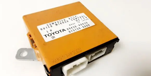Lexus RX 330 - 350 - 400H Door control unit/module 8943048030