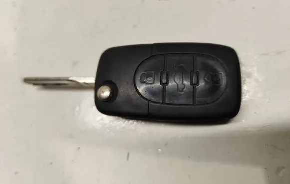 Audi A6 S6 C5 4B Ignition key/card 4D0837231K C60123