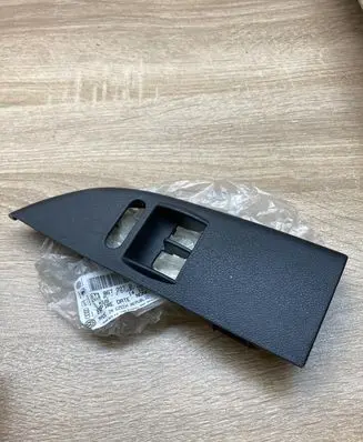 Skoda Fabia Mk1 (6Y) Front door window switch trim 6Y1867227B 11795907