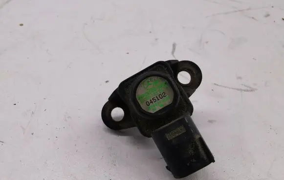 Mercedes-Benz ML W164 Air pressure sensor A0051535028 045102