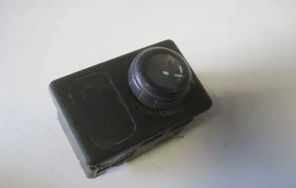 Nissan Patrol Y61 Wing mirror switch 25570BM400