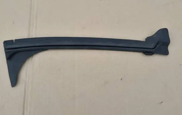 BMW 4 G22 G23 G24 G26 Rear glass trim 7482711