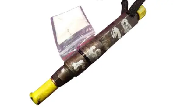 Audi A4 S4 B5 8D Fuel injector 028130202J