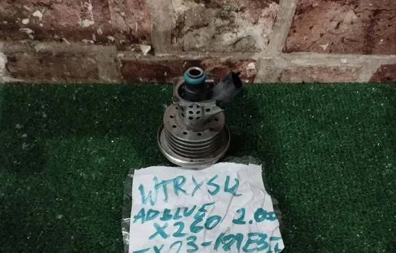Jaguar XF X260 AdBlue injector FX23189E3AA