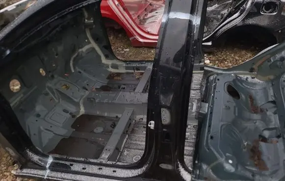 KIA Ceed Pillar (middle) 