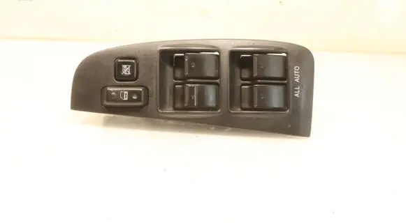 Toyota Avensis T250 Electric window control switch 37073C31B05