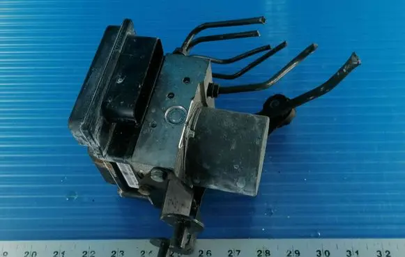 BMW 5 E60 E61 ABS Pump 6768646 34516768646