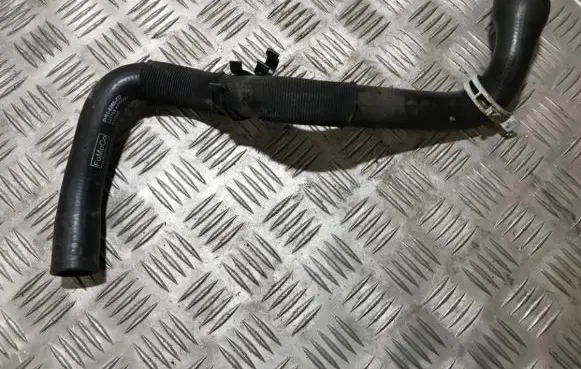Ford Focus Engine coolant pipe/hose 8v618260kd 8v61-8260-kd