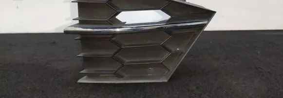 Skoda Superb B8 (3V) Front bumper lower grill 3V0853666