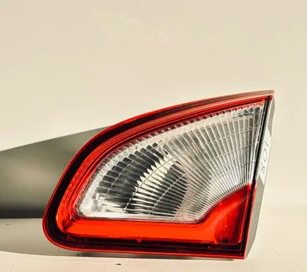 Nissan Qashqai Tailgate rear/tail lights 89503209