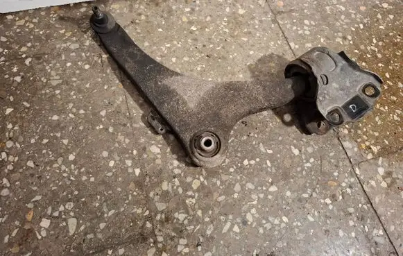 Volvo V60 Front lower control arm/wishbone