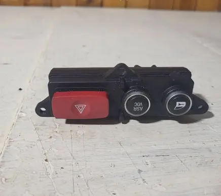 Alfa Romeo 159 Hazard light switch 156067820 C910 156067821
